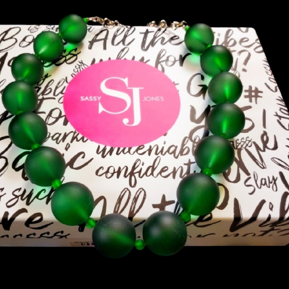 Elegant Green Beaded Necklace